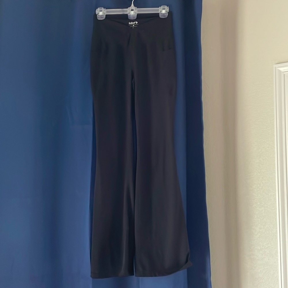 Black Flair Leggings